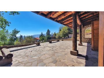 PATRIMONIAL REFUGIO CON AMPLIO TERRENO FARELLONES