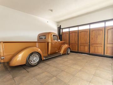 VENTA CASA 240 M2 COCHERA QUINCHO VALENTIN ALSINA LANUS
