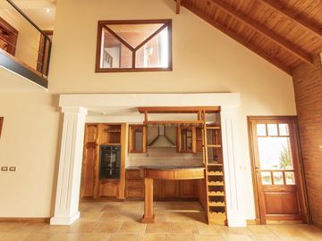 VENTA CASA 240 M2 COCHERA QUINCHO VALENTIN ALSINA LANUS