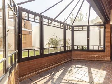VENTA CASA 240 M2 COCHERA QUINCHO VALENTIN ALSINA LANUS