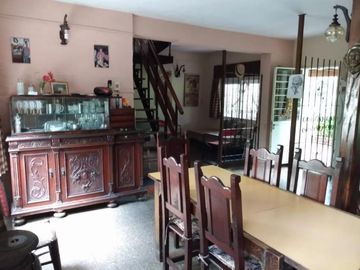 Casa en venta - 3 Dormitorios 2 Baños - Cocheras - 3.000Mts2 - Campana