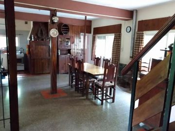 Casa en venta - 3 Dormitorios 2 Baños - Cocheras - 3.000Mts2 - Campana