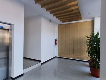 Departamento Semipiso  de Categoría, a Estrenar, 1 Dormitorio , con Cochera - La Plata.