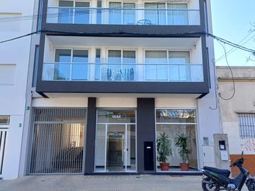 Departamento Semipiso  de Categoría, a Estrenar, 1 Dormitorio , con Cochera - La Plata.