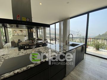 Hermosa casa de Campo a la Venta en Condominio La Quebrada con espectacular vista