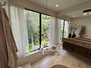 Hermosa casa de Campo a la Venta en Condominio La Quebrada con espectacular vista