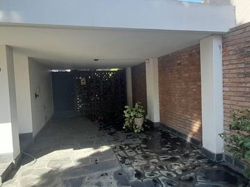 Casa en  venta cuatro dormitorios mas dependencia, Cerro
