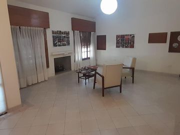 Casa en  venta cuatro dormitorios mas dependencia, Cerro