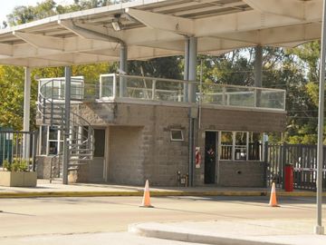 Excelentes Naves Triple A dentro de Parque Industrial