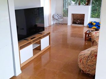 OPORTUNIDAD. 3 DORMITORIOS. PILETA. BARRIO ESCRITURABLE.