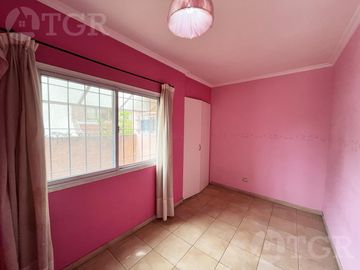 Casa  multifamiliar en Valentín Alsina