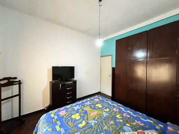 Casa  multifamiliar en Valentín Alsina