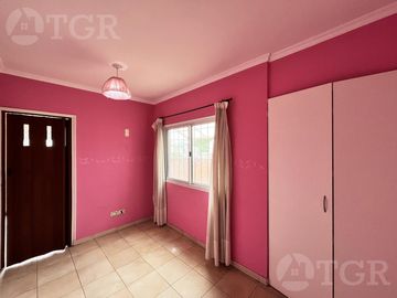 Casa  multifamiliar en Valentín Alsina