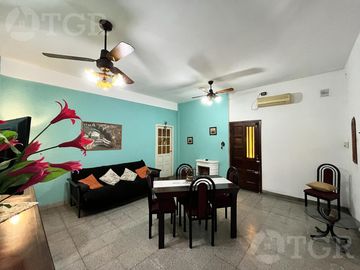 Casa  multifamiliar en Valentín Alsina