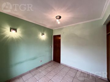 Casa  multifamiliar en Valentín Alsina