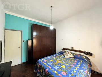Casa  multifamiliar en Valentín Alsina