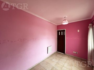 Casa  multifamiliar en Valentín Alsina