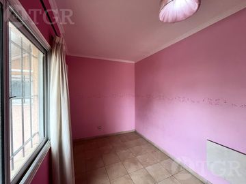 Casa  multifamiliar en Valentín Alsina