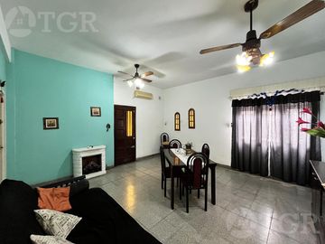 Casa  multifamiliar en Valentín Alsina
