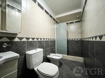 Casa  multifamiliar en Valentín Alsina
