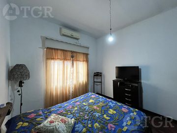 Casa  multifamiliar en Valentín Alsina