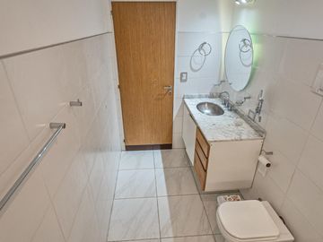 Venta departamento 4 ambientes con 2 cocheras y terraza con quincho