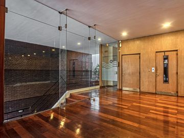 Venta departamento 4 ambientes con 2 cocheras y terraza con quincho