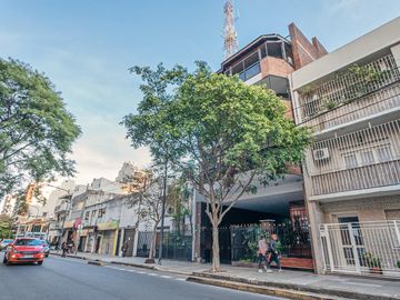 Venta departamento 4 ambientes con 2 cocheras y terraza con quincho