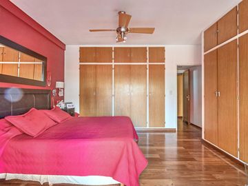 Venta departamento 4 ambientes con 2 cocheras y terraza con quincho