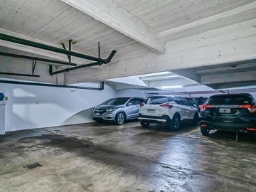 Venta departamento 4 ambientes con 2 cocheras y terraza con quincho