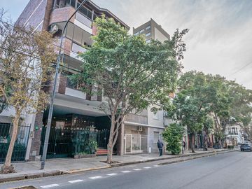Venta departamento 4 ambientes con 2 cocheras y terraza con quincho