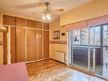 Venta departamento 4 ambientes con 2 cocheras y terraza con quincho