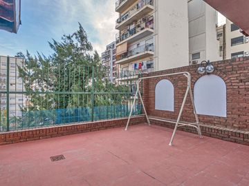 Venta departamento 4 ambientes con 2 cocheras y terraza con quincho