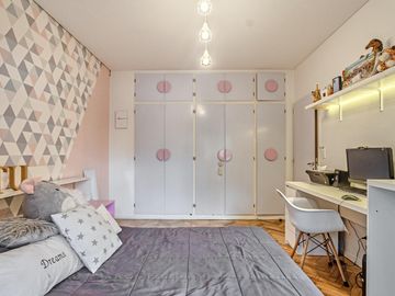 Venta departamento 4 ambientes con 2 cocheras y terraza con quincho