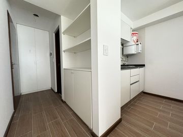 Monoambiente a estrenar con patio a metros de Bv. Oroño!
