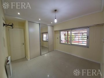 Venta de Casa de 4 ambientes con cochera en Wilde