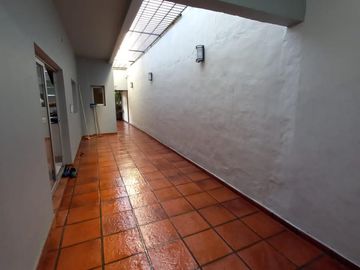 Venta de Casa de 4 ambientes con cochera en Wilde