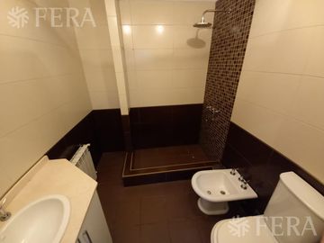 Venta de Casa de 4 ambientes con cochera en Wilde