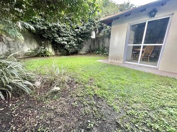 Casa 5 ambientes en Venta en Banfield Oeste con jardín y deposito/galpón en planta baja
