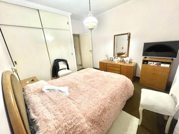 Casa 5 ambientes en Venta en Banfield Oeste con jardín y deposito/galpón en planta baja