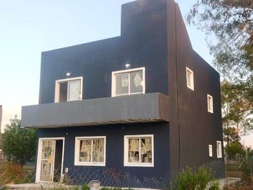 Casa en venta - 4 Dormitorios 2 Baños - 195Mts2 - José C. Paz
