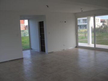 Venta Casa a Estrenar 6 Ambientes Los Lagos Nordelta Tigre