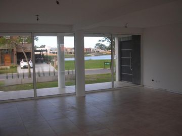 Venta Casa a Estrenar 6 Ambientes Los Lagos Nordelta Tigre