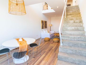Departamento en  Duplex sobre Av. 44