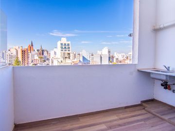 Departamento en  Duplex sobre Av. 44