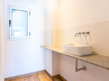 Departamento en  Duplex sobre Av. 44