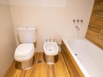 Departamento en  Duplex sobre Av. 44