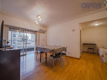 Departamento de 2 ambientes con cocina separada Cochera fija cubierta  Balcón corrido
