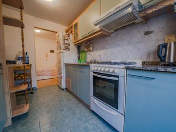 Departamento de 2 ambientes con cocina separada Cochera fija cubierta  Balcón corrido