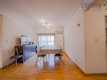 Departamento de 2 ambientes con cocina separada Cochera fija cubierta  Balcón corrido